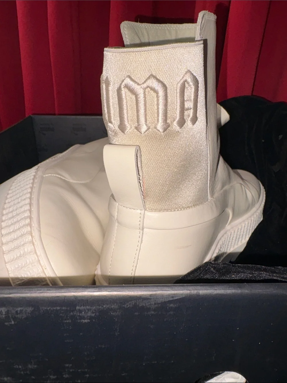 FENTY PUMA COLLAB Chelsea Sneaker Boot - Cream Color Men’s Size 10us (MINT)